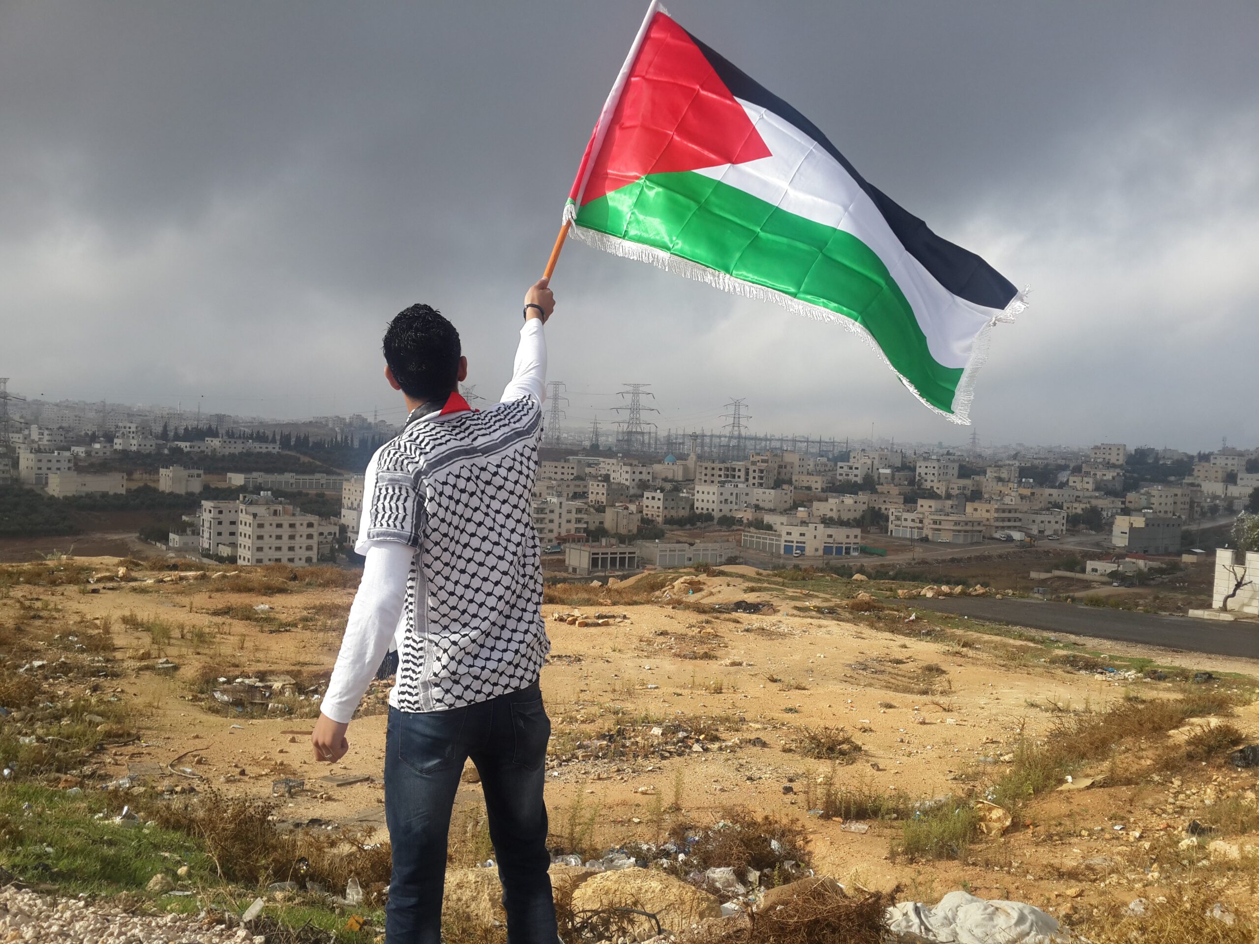 כל סט שינויים ‘Today We Must Dress in the Colors of the Palestinian Flag’