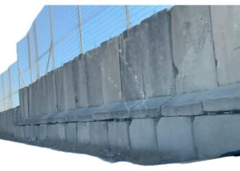 Switching Clothing, Switching Identities